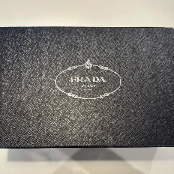 AUTHENTIC PRADA SHOE BOX - Picture 6 of 7